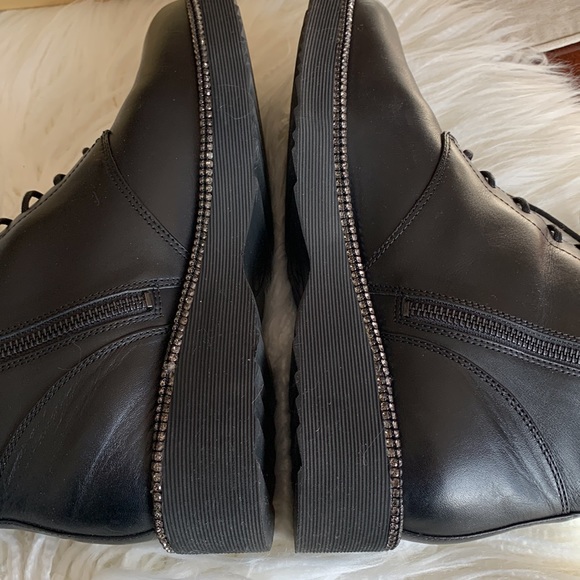 🌟MICHAEL KORS TAVIE LEATHER BOOTIE🌟 - Picture 8 of 13